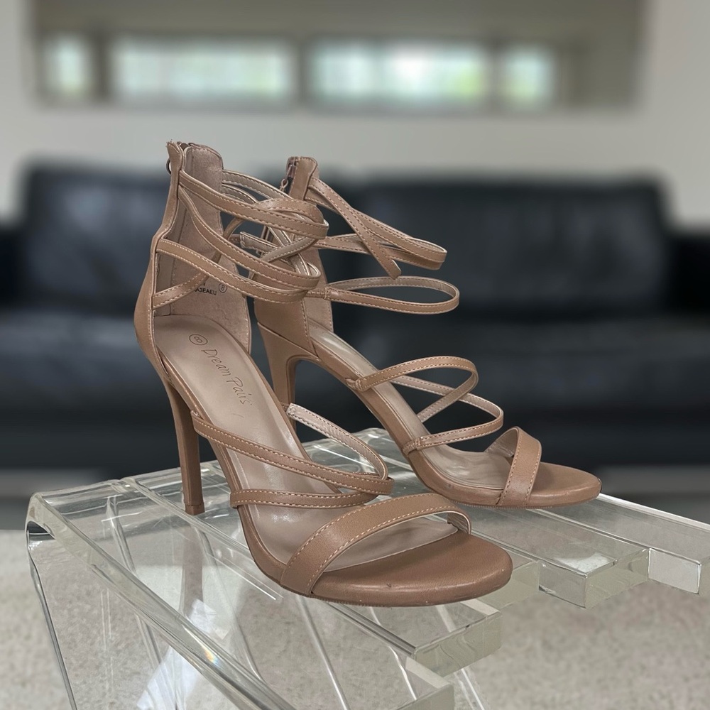 Dream Pairs Heels Size 8